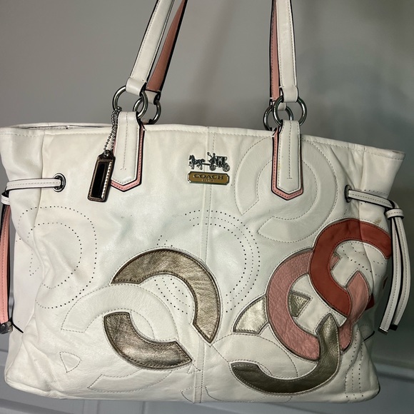 Beautiful leather tote Coach bag! Gently worn! - Picture 1 of 10